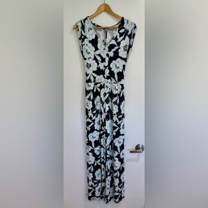 Loft Short Sleeve Jumpsuit Wide Leg Navy White Floral V Neck Stretchy Pockets S